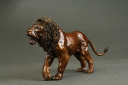 Lion agressif - vue 2