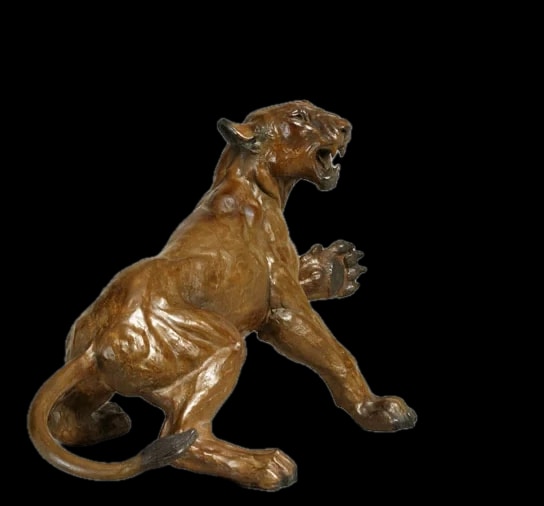 Lionne défensive